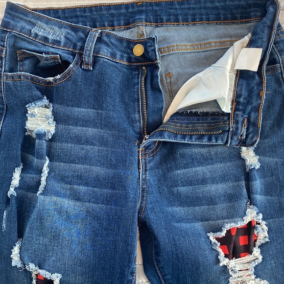 Distressed Jeans - Large Stretch - Picture 5 of 5